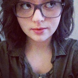 Meet your Posher, Joelle